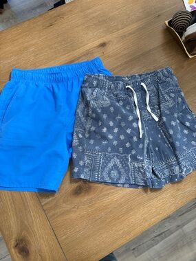 2 pairs of Mens small shorts